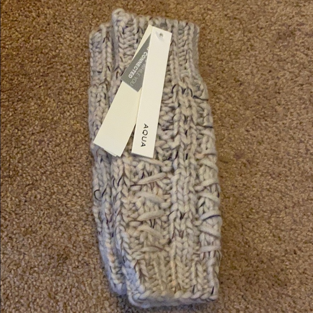 Aqua fingerless gloves